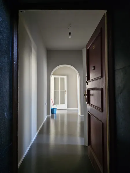 Lichtdurchflutete 2-Raum-Wohnung (63 m²) in den Stalinbauten — photo 1